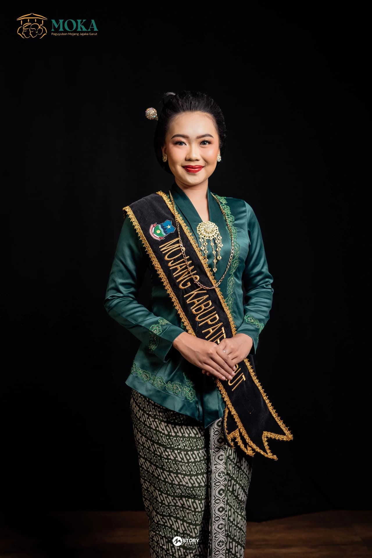 Latar kategori